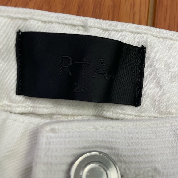 NWT RtA High Rise Straight Leg Distressed Hem Denim Jeans Ivory Size 28 - Picture 4 of 11